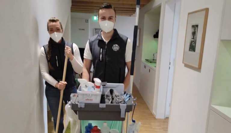 Bis wir eine Reinigungskraft gefunden haben, hilft das phyvoTEAM zusammen