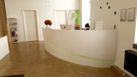 Willkommen im phyvoLOFT Eingangsbereich der Physiotherapiepraxis phyvoLOFT